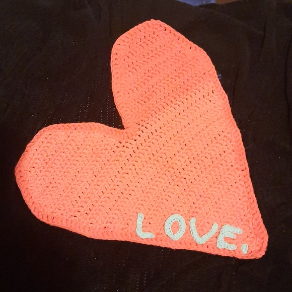 Crocheted Love heart - Picture 2 of 4